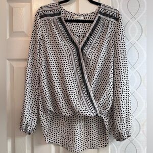 Max Studio black and white polyester blouse medium